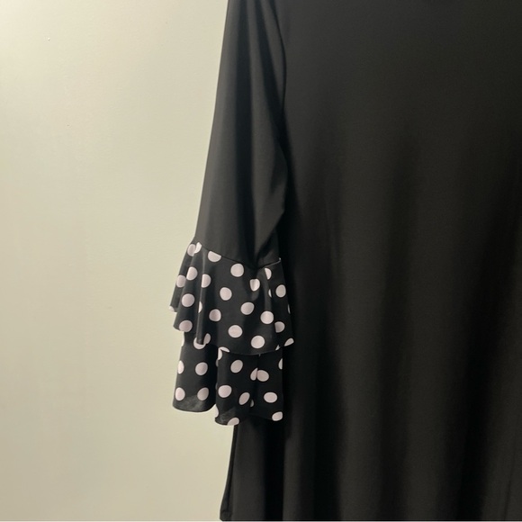 Dare to be stylish black top size medium - Picture 2 of 3